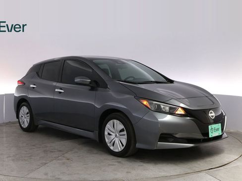 Used 2025 Nissan Leaf S image 13