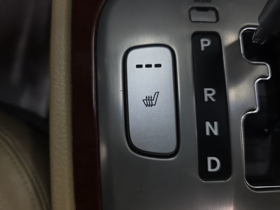 Used 2013 Hyundai Genesis 3.8 w/ Premium Pkg RWD image 22