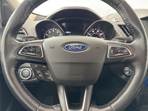Used 2019 Ford Escape Titanium FWD image 17