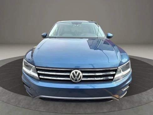 Used 2019 Volkswagen Tiguan SE AWD/4WD image 2