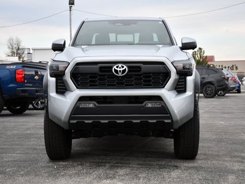 Used 2024 Toyota Tacoma TRD Off-Road w/ TRD Off Road Premium Package image 2