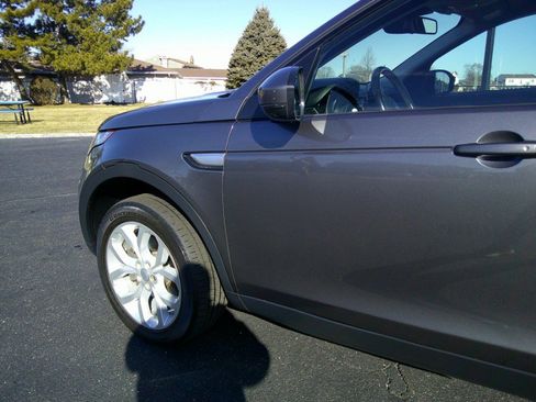 Used 2018 Land Rover Discovery Sport HSE image 23