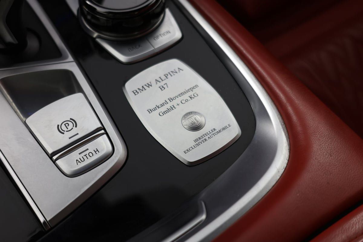 Used 2022 BMW ALPINA B7 xDrive AWD/4WD image 30