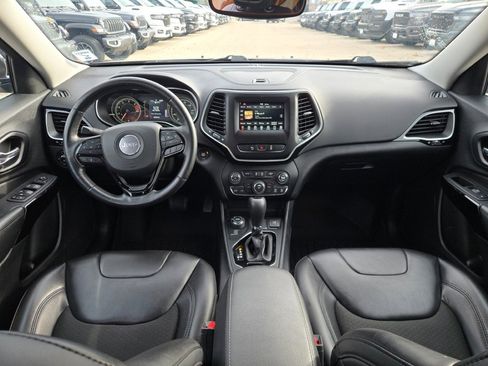 Used 2021 Jeep Cherokee Latitude Plus image 17