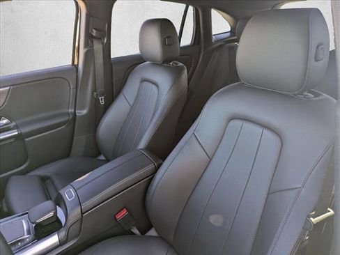 Used 2023 Mercedes-Benz GLA 250 4MATIC image 10