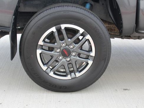 Used 2017 Toyota Tacoma SR w/ Tow Package AWD/4WD image 33