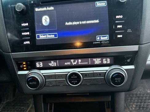 Used 2017 Subaru Outback 2.5i Premium image 11