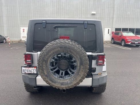 Used 2015 Jeep Wrangler Sahara image 6