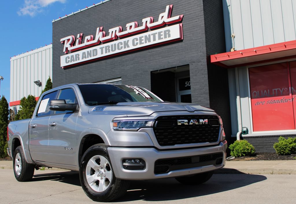 Used 2025 RAM 1500 Big Horn AWD/4WD image 4