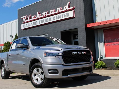 Used 2025 RAM 1500 Big Horn AWD/4WD image 4