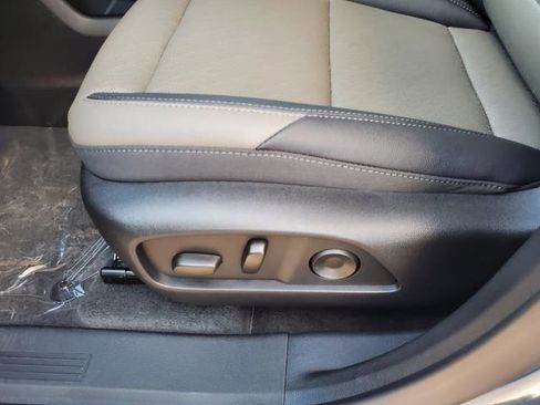 New 2026 Chevrolet Equinox LT w/ Convenience Package II image 9