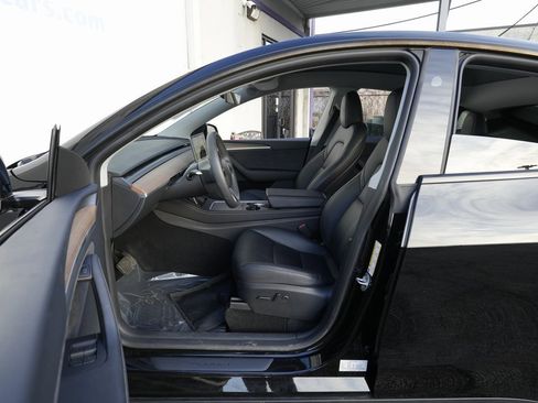 Used 2023 Tesla Model Y Long Range image 18