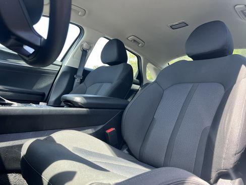 Used 2023 Kia K5 LXS image 3