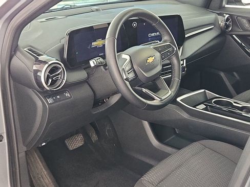 Used 2025 Chevrolet Equinox LT image 16