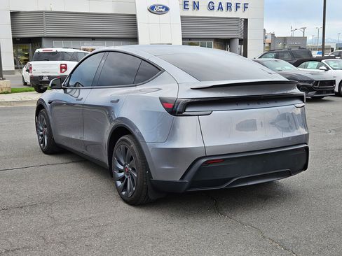 Used 2026 Tesla Model Y 2WD image 9