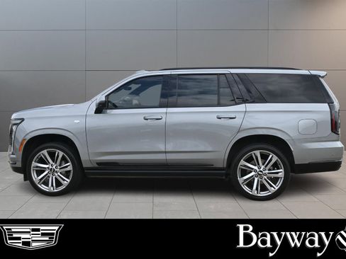 Certified 2025 Cadillac Escalade Sport Platinum w/ LPO, Floor Liner Package AWD/4WD image 4