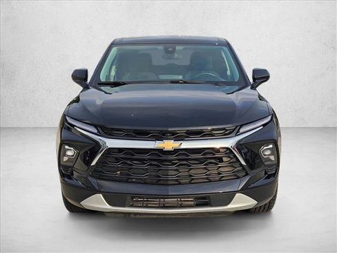 Used 2025 Chevrolet Blazer LT AWD/4WD image 2