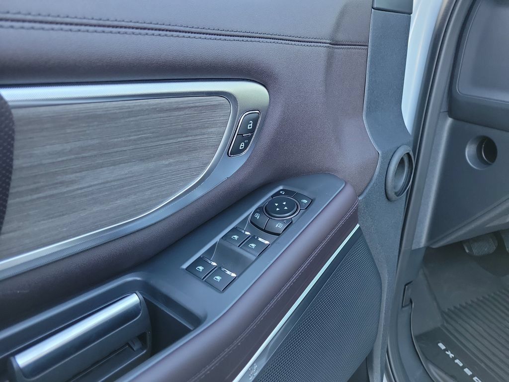 New 2025 Ford Expedition Platinum w/ Platinum Ultimate Package AWD/4WD image 19