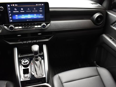 Used 2025 Chevrolet Colorado Trail Boss image 37