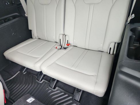 Used 2023 Kia Sorento SX AWD/4WD image 35
