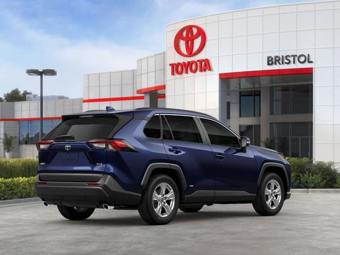 New 2025 Toyota RAV4 XLE image 10