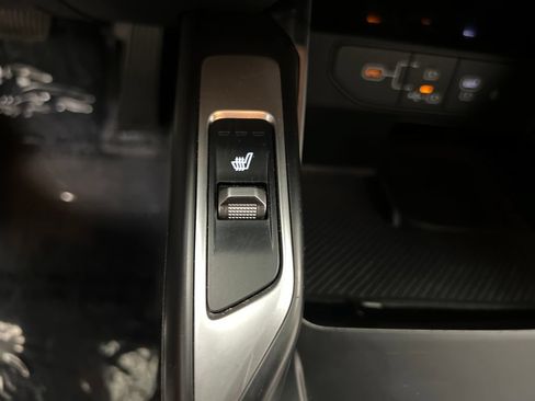 Used 2024 Kia Sorento S FWD image 65