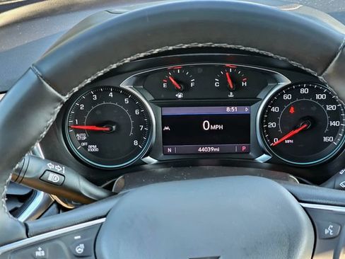 Used 2023 Chevrolet Equinox Premier FWD image 33