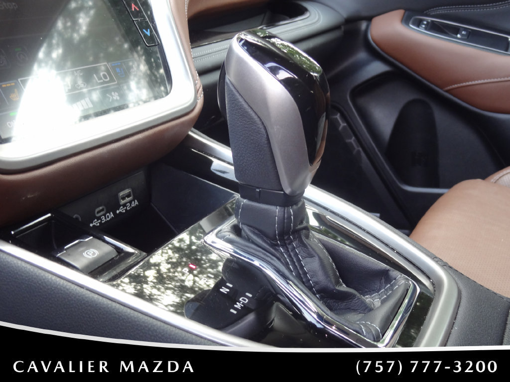 Used 2025 Subaru Outback Touring XT AWD/4WD image 44