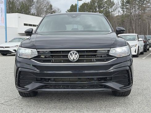 Used 2023 Volkswagen Tiguan SE R-Line image 28