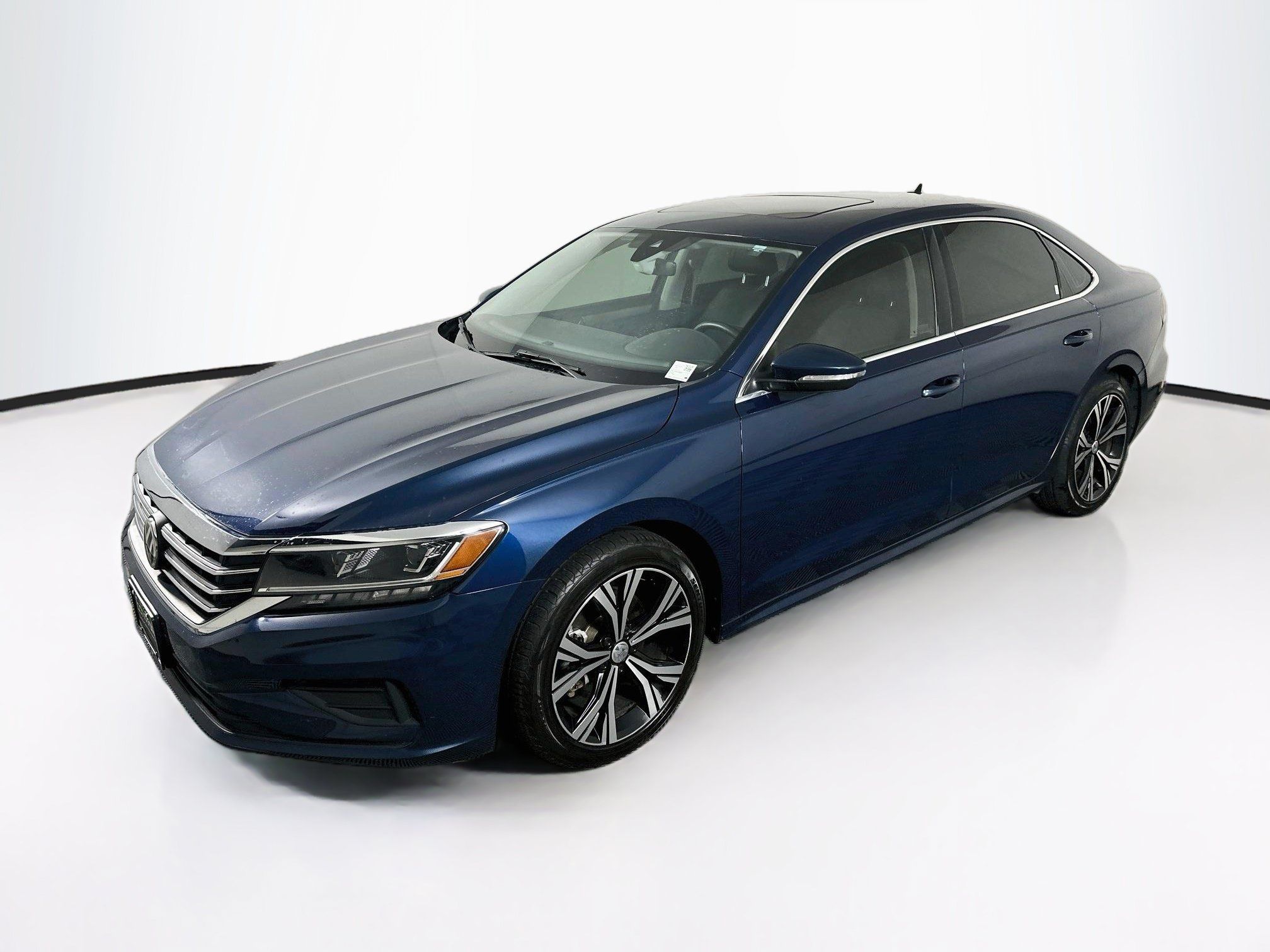 Used 2021 Volkswagen Passat 2.0T SE FWD image 3