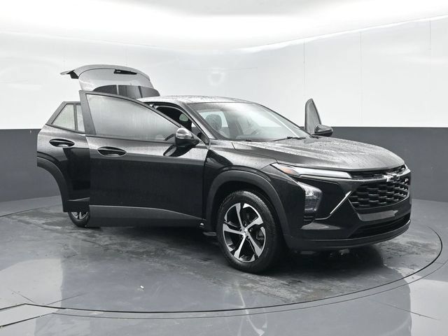 Used 2024 Chevrolet Trax RS w/ Driver Confidence Package FWD image 57