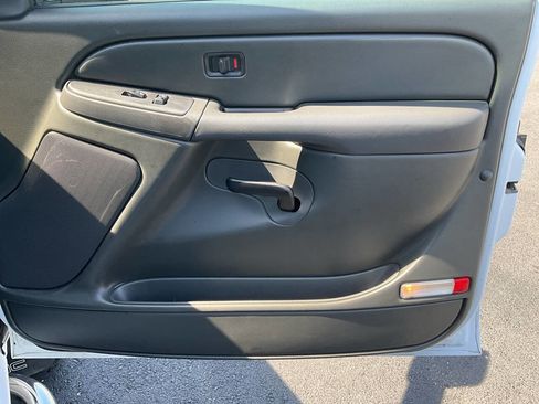 Used 2006 GMC Sierra 2500 SLE w/ Heavy-Duty Power Package image 29