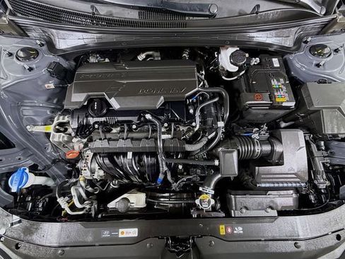 Used 2024 Hyundai Elantra SEL image 28