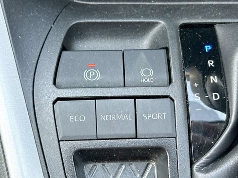 Certified 2025 Toyota RAV4 XLE FWD image 34