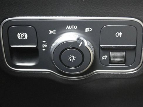 Used 2022 Mercedes-Benz GLA 250 4MATIC image 19