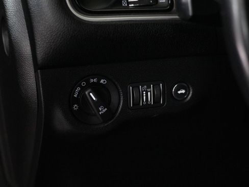 Used 2019 Dodge Challenger R/T w/ Driver Convenience Group RWD image 39