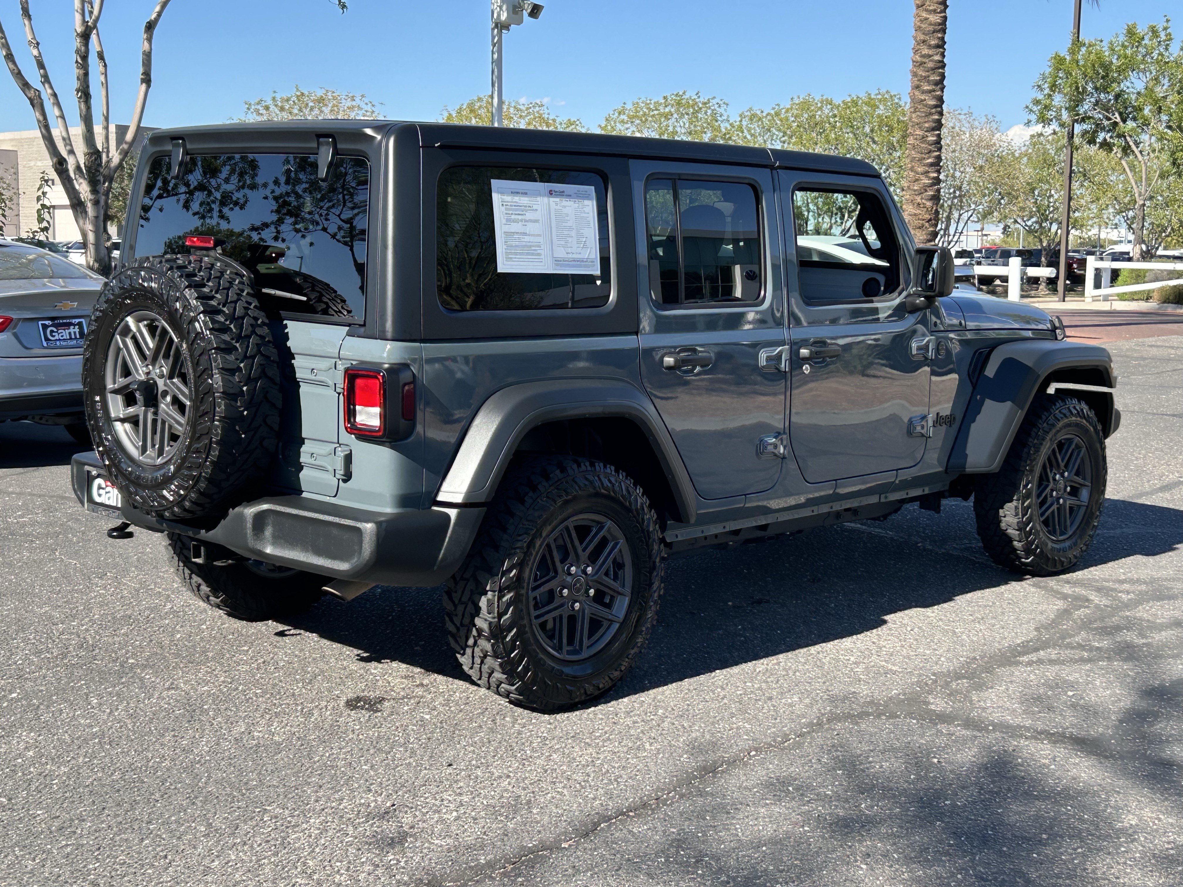 Used 2025 Jeep Wrangler Unlimited Sport AWD/4WD image 4