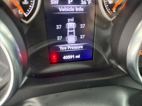 Used 2023 Jeep Gladiator Sport image 21