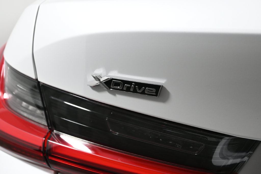 Used 2026 BMW 330i xDrive Sedan w/ Premium Package AWD/4WD image 39