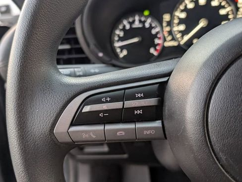 Used 2021 MAZDA MAZDA3 s image 20