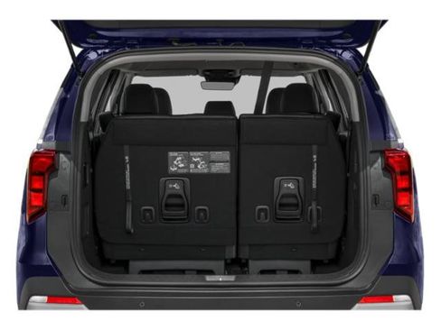 Used 2025 Kia Carnival FWD image 13