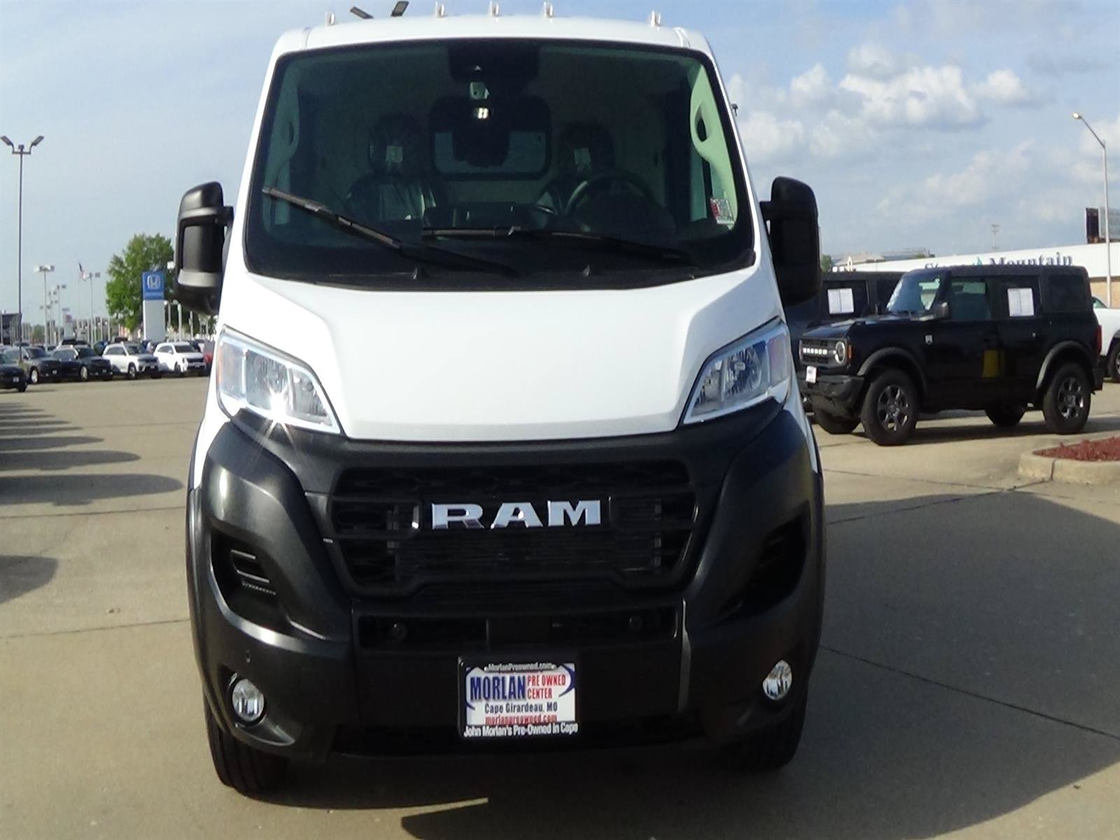 Used 2025 RAM ProMaster 2500 w/ Safety Group FWD image 3