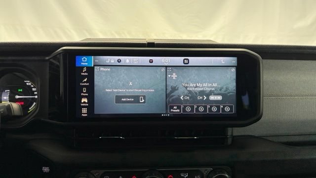 Used 2024 Jeep Wrangler Unlimited AWD/4WD image 35