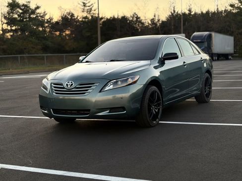 Used 2009 Toyota Camry SE image 1