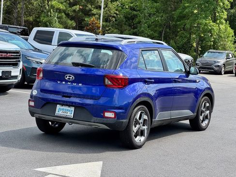 Used 2025 Hyundai Venue SEL FWD image 9