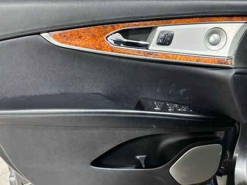 Used 2017 Lincoln MKX Reserve w/ Luxury Package image 18