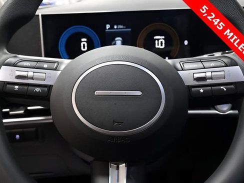 Used 2025 Hyundai Tucson SE image 14