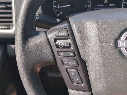 Used 2023 Nissan Frontier SV image 23
