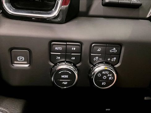 Used 2024 GMC Sierra 3500 Denali w/ Denali Reserve Package AWD/4WD image 39