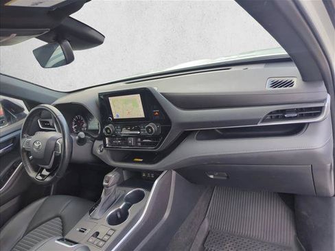 Used 2023 Toyota Highlander XSE FWD image 29